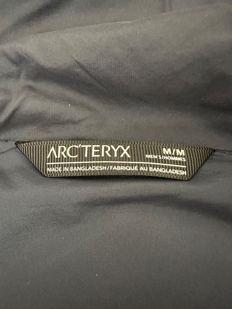 アークテリクス アトムフーディー メンズM ブラックサファイア アークテリクス アトムフーディー メンズM ブラックサファイア