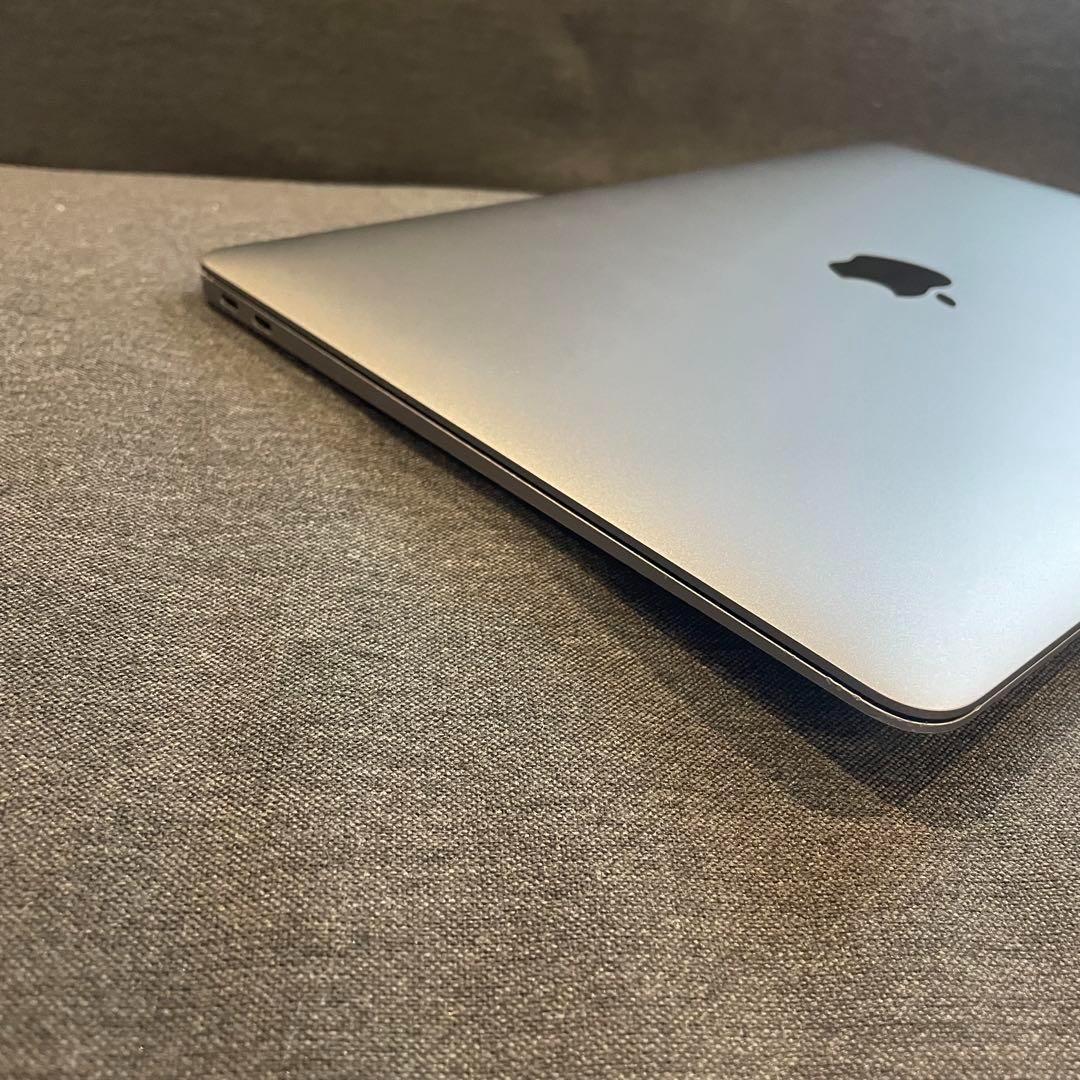 MacBook Air 2020 Core i3 256GB 8GB 13インチ MacBook Air 2020 Core i3 256GB 8GB 13インチ