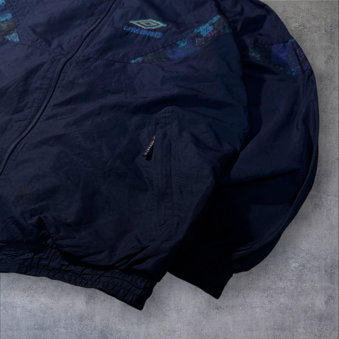 若者に人気のブランド UMBRO M ダークネイビー ナイロンジャケット vintage 90's ジャケット・アウター