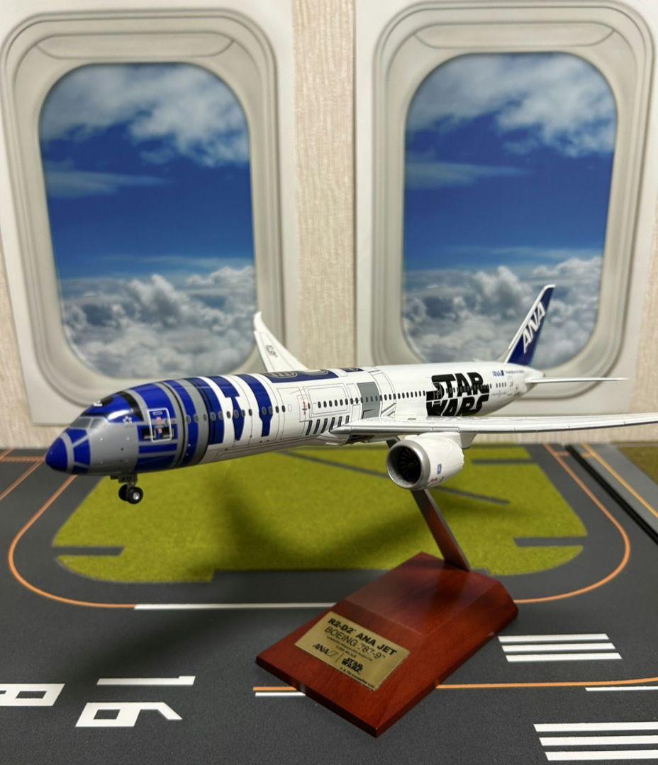 R2-D2 ANA JET 1:200スケール スターウォーズ R2-D2 ANA JET B787-9 - メルカリ