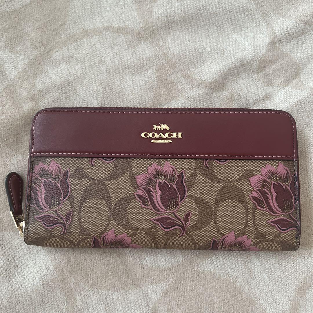 早*路様 新品　COACH 花柄 長財布 ベージュ 新品未使用 COACH 花柄 長財布 ベージュ/ワイン - メルカリ