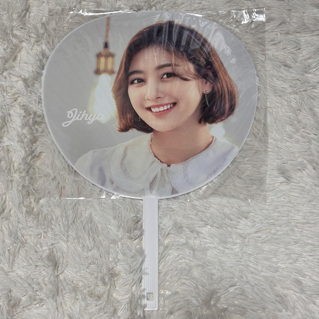 新品♡ TWICE ジヒョ うちわ #TWICE2 ライブ ライブグッズ 団扇
