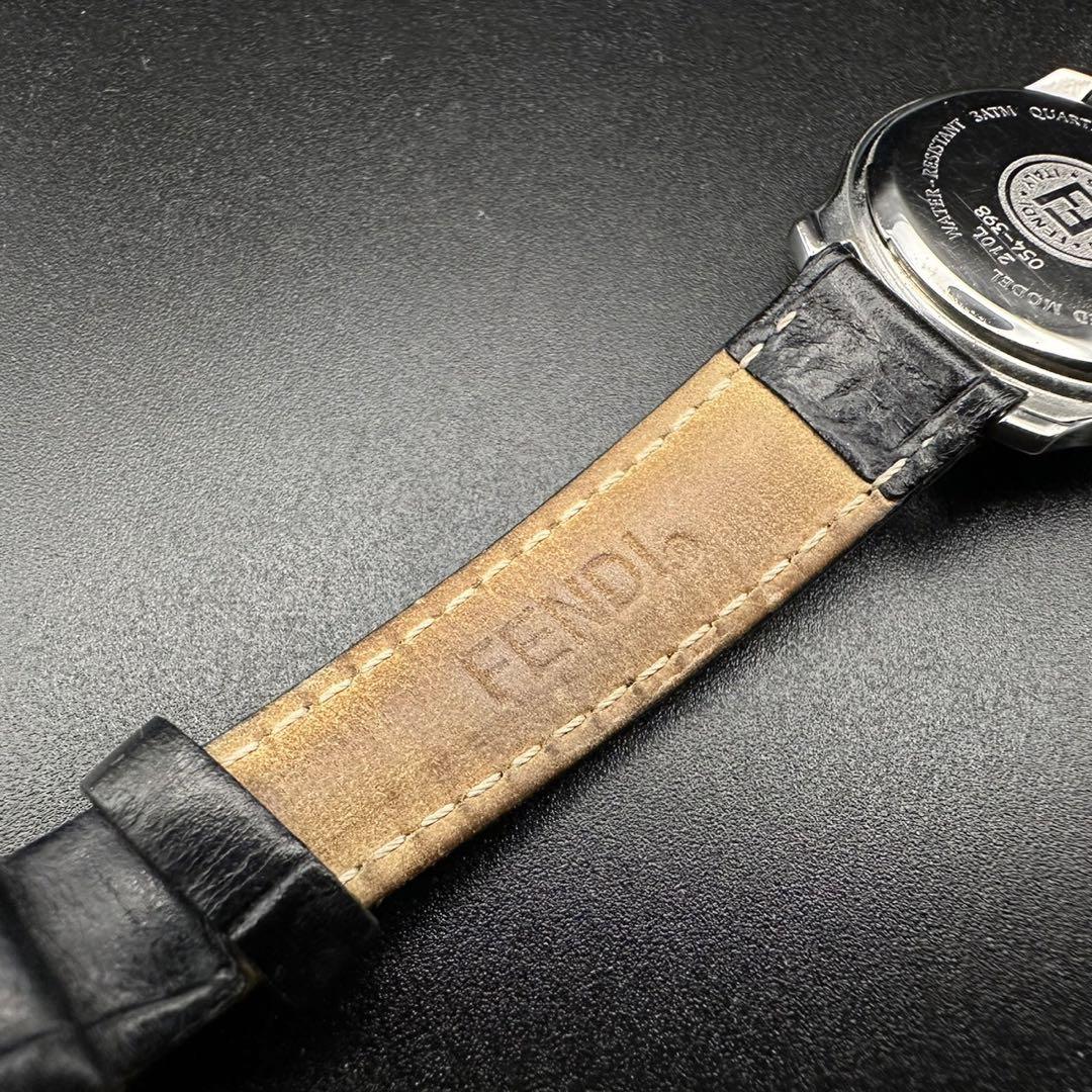 稼動品✨　FENDI　フェンディ　時計　腕時計　バングル　210L　426
