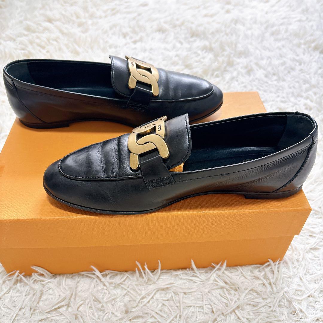 TOD'S トッズ　ケイト　メタルロゴ　ローファー　パンプス　革靴