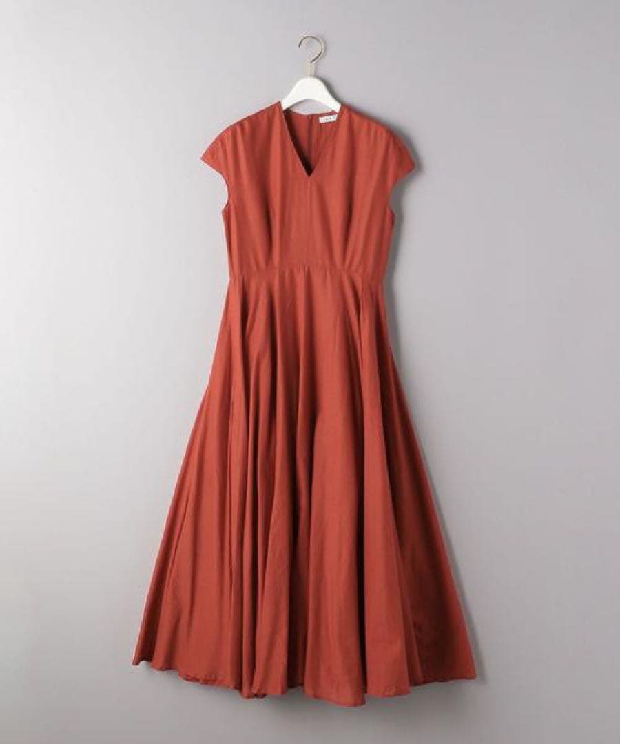 玄関先迄納品 MARIHA Vネック フレアワンピース 38 ロングワンピース