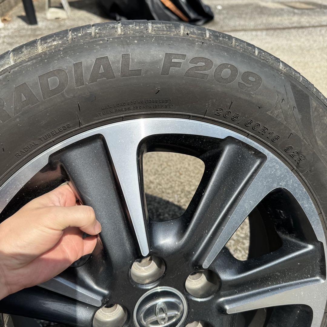 トヨタ 80 ヴォクシー 4本セット タイヤ 205/60R16 後期 純正