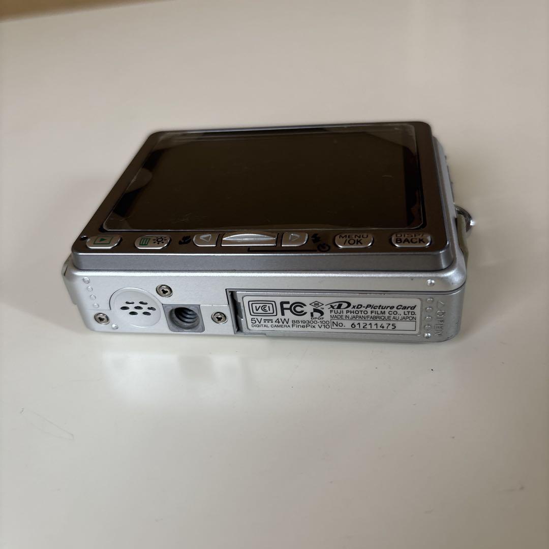 Fujifilm FinePix V10 メガピクセル コンパクトデジタルカメラ