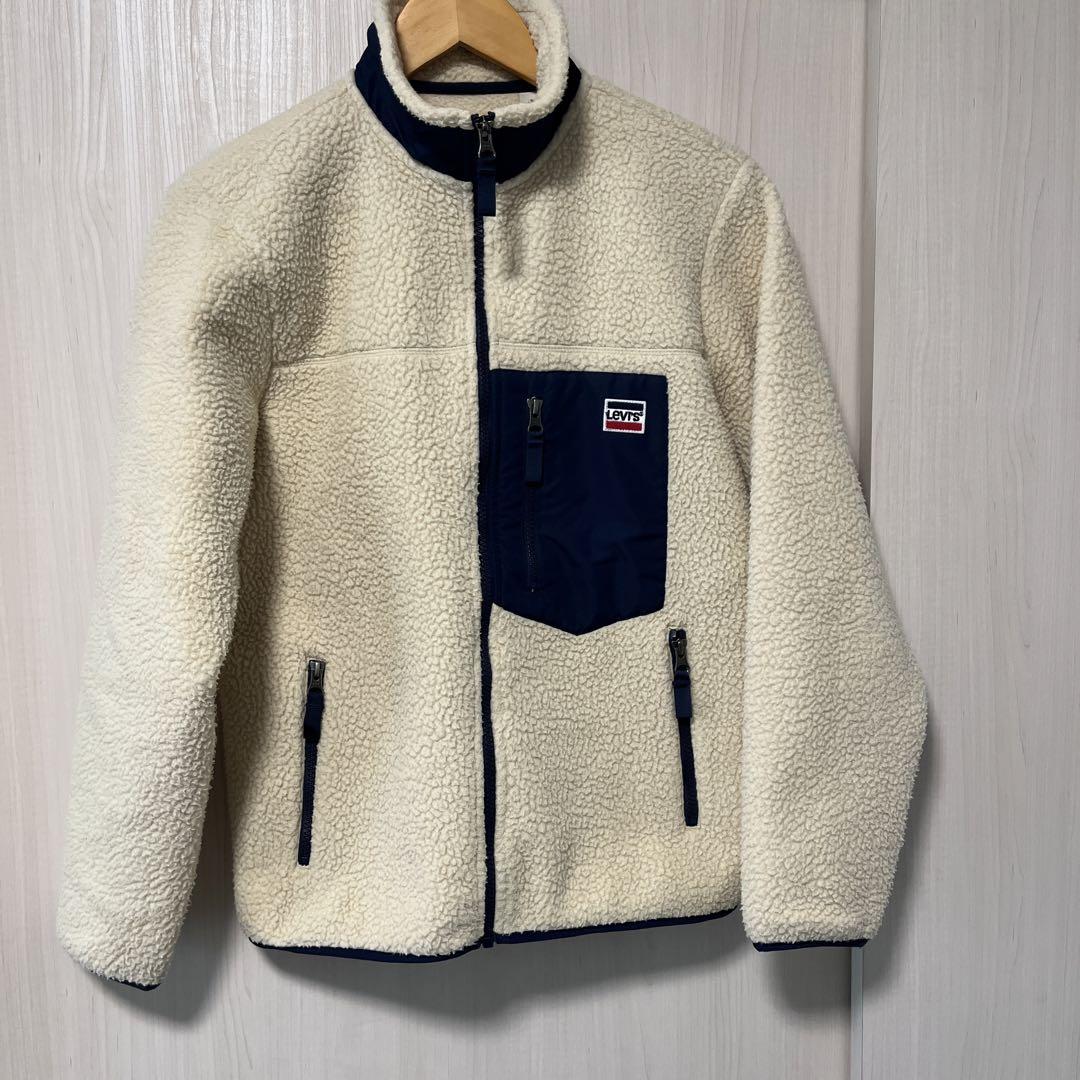 Levis フリースジャケット　Patagonia風　これからの季節にぴったり