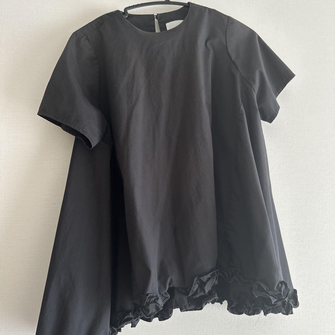 極美品✨オーガOHGA 裾フリル半袖ブラウス FRILL BLOUSE 近年　黒 極美品✨オーガOHGA 裾フリル半袖ブラウス FRILL BLOUSE 近年 黒