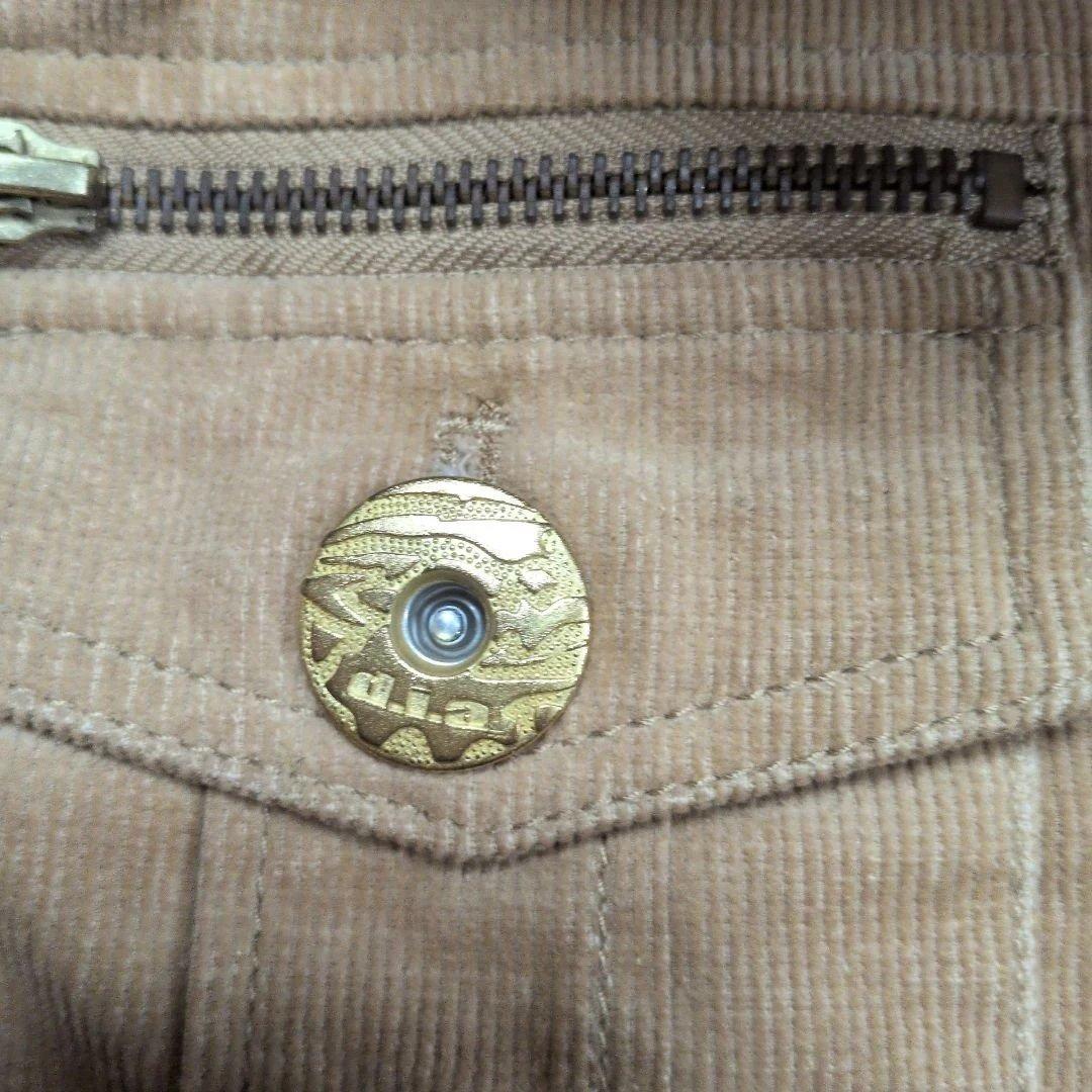 コーデュロイのファー付きジャケットとミニスカートFREE