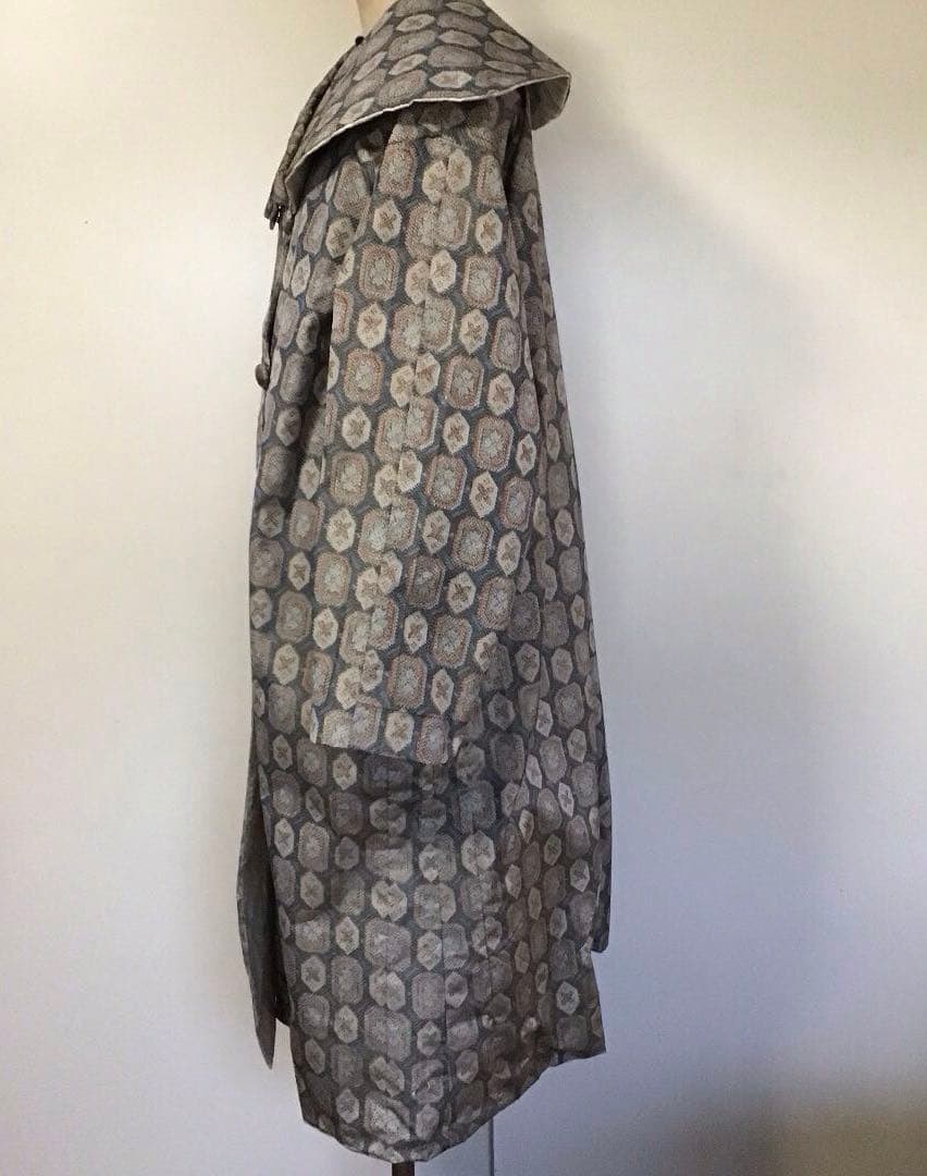 2枚のな大島紬のお着物から　幾何学模様 大きな襟 ロングコート