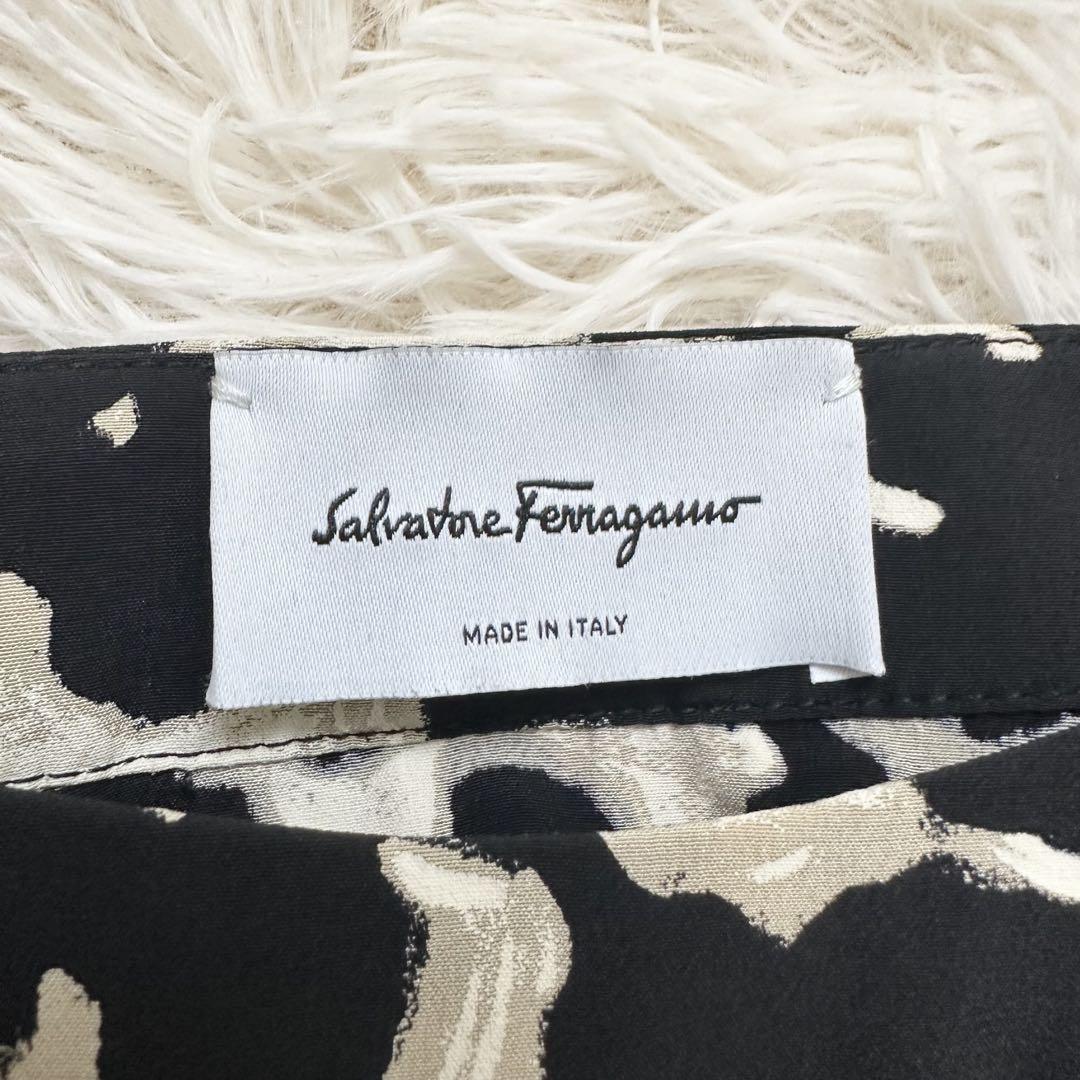 美品✨️フェラガモ 現行 総柄 ワンピース シルク100% 大きいサイズ 3XL