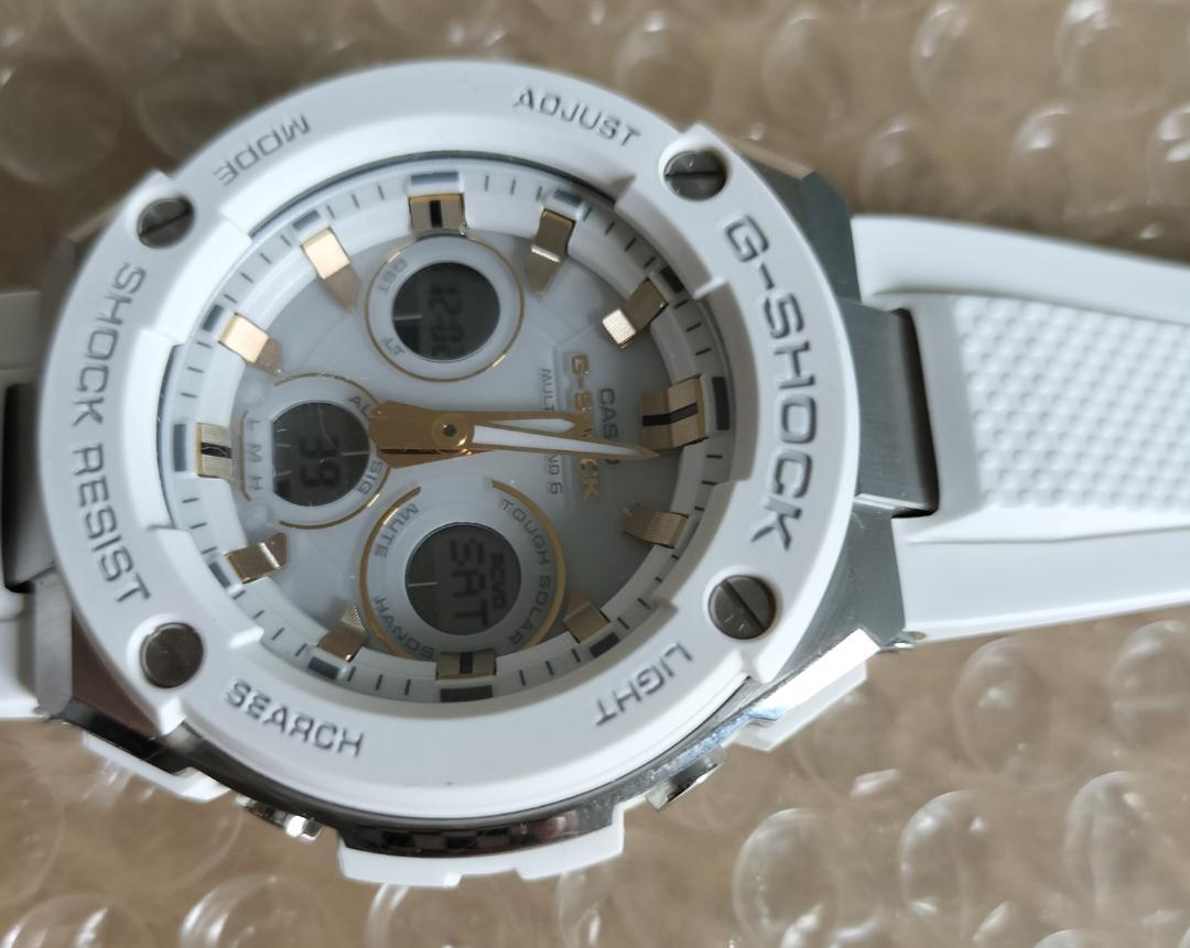 美品　CASIO　G-SHOCK　GST-W300-7AJF　ホワイト