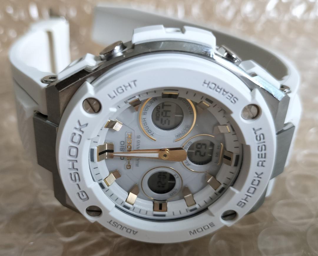 美品　CASIO　G-SHOCK　GST-W300-7AJF　ホワイト