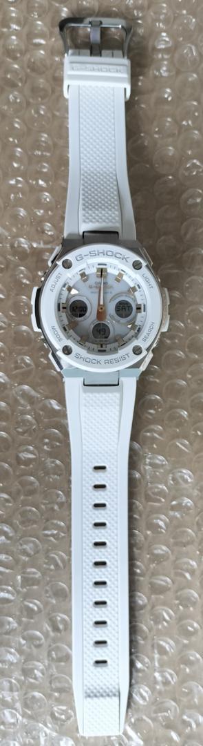 美品　CASIO　G-SHOCK　GST-W300-7AJF　ホワイト