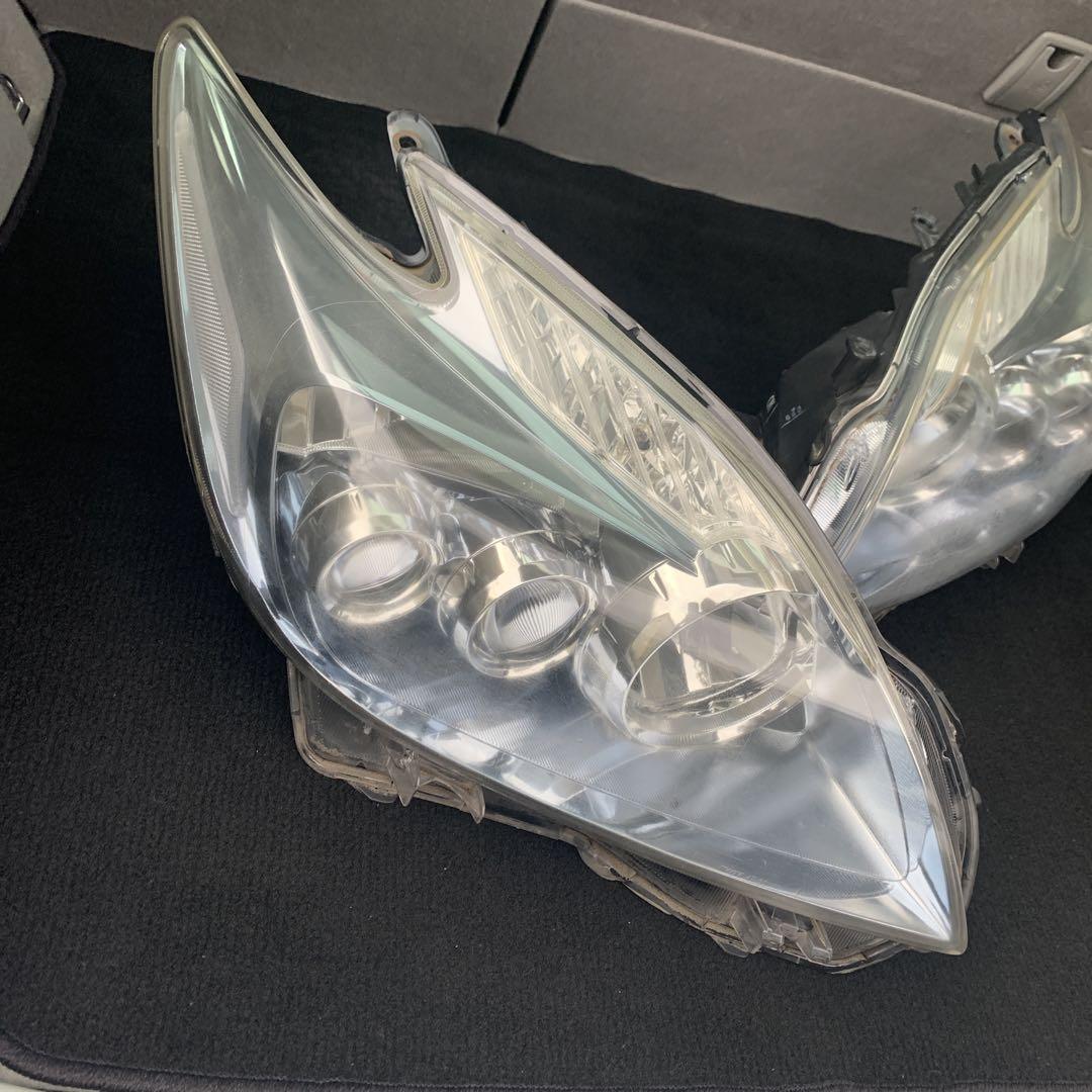 トヨタ　プリウス 30 純正ヘッドライト左右セットバラスト付き　送料込み　中古品