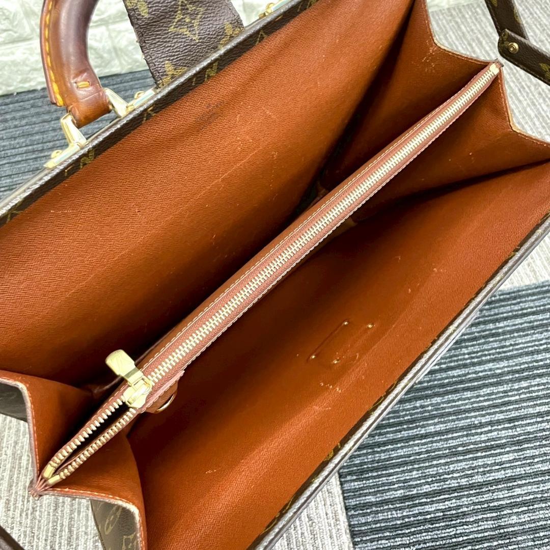 Louis vuitton　ルイヴィトン　フェルモワール　モノグラム バッグ