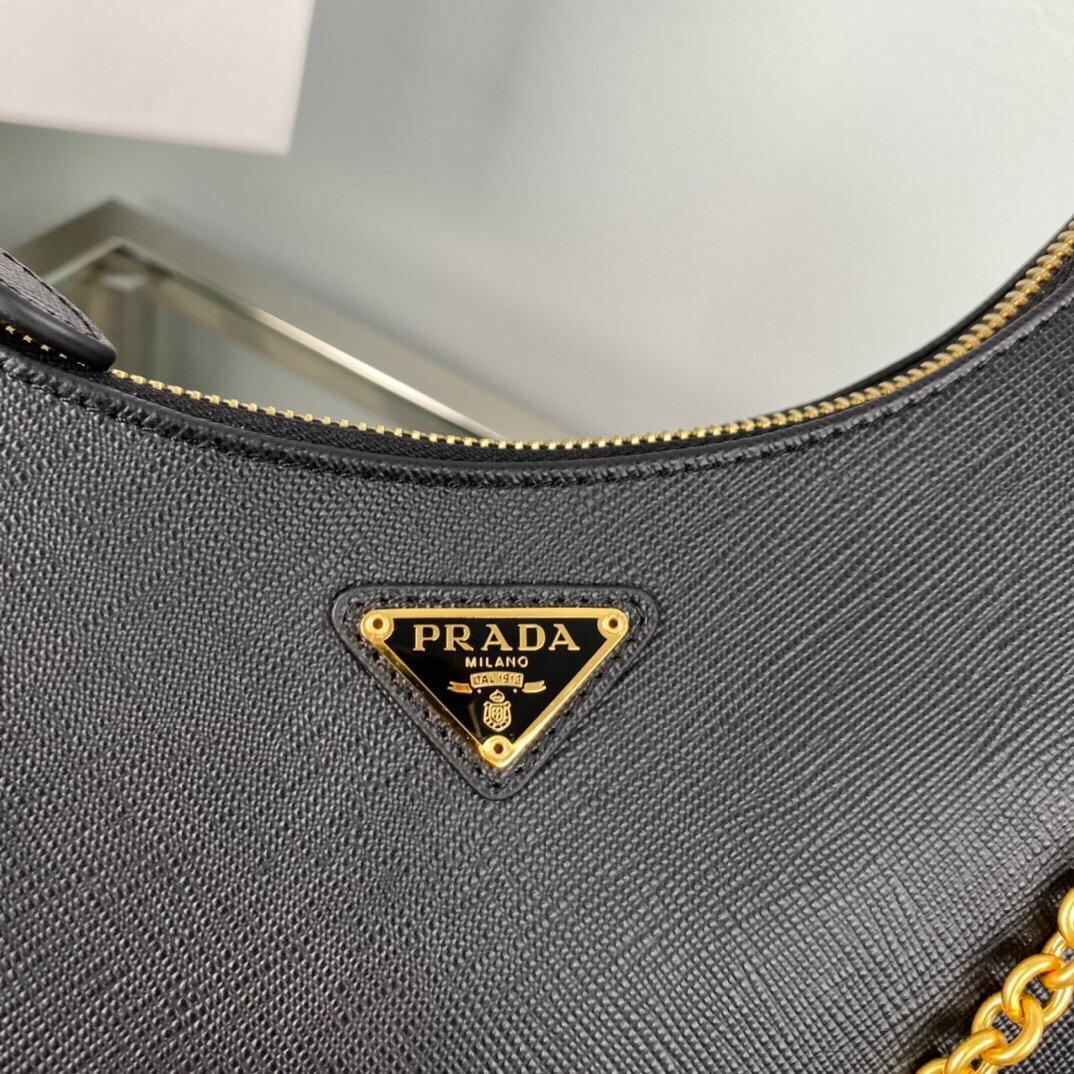 PRADA プラダ
