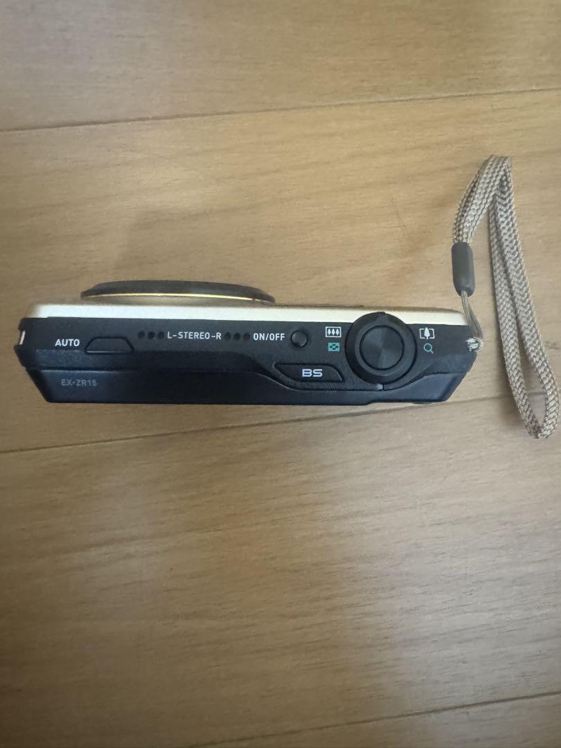 CASIO カシオ　コンパクトデジタルカメラ　EXILIM EX-ZR15