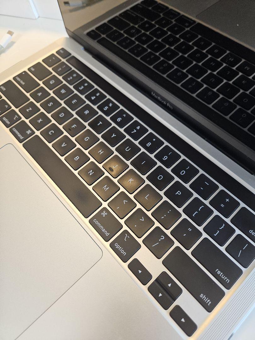 MacBook本体 MacBook Pro 13-inch, 2020 16GB  512GB US
