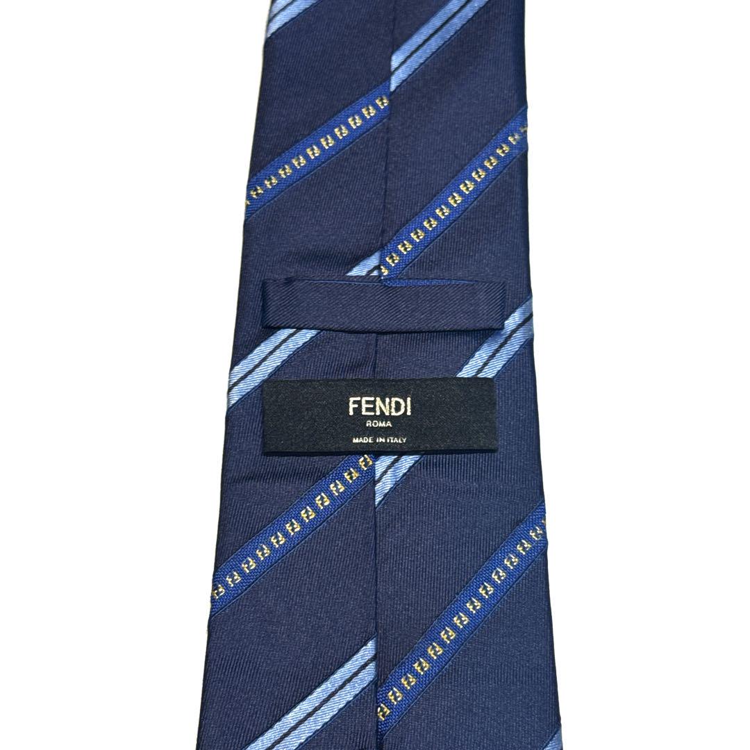 【新品未開封・送料無料】 現行品•美品】 フェンディ ネクタイ ズッカ柄 ストライプ シルク 小物