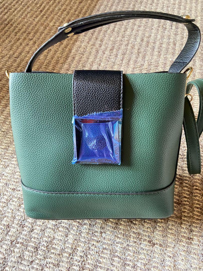 緑のバッグと靴セット