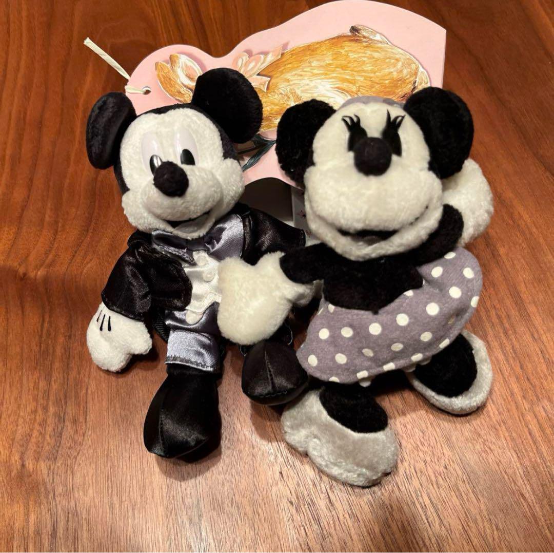 ディズニーランド　ぬいぐるみバッジ　モノクロ