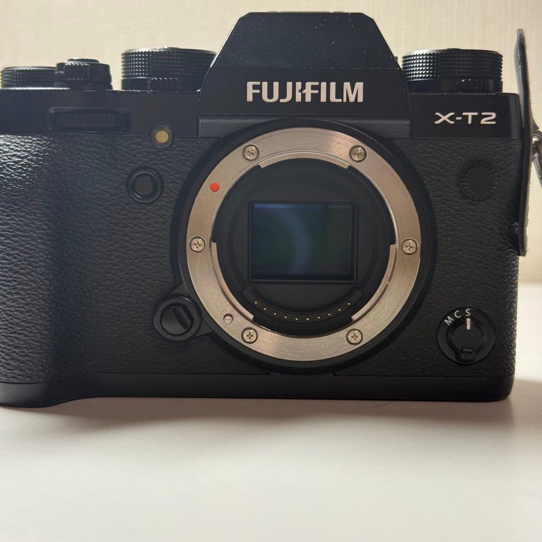 FUJIFILM X−T2、レンズ2点(単焦点23mmとズーム55-200mm) FUJIFILM X−T2、レンズ2点(単焦点23mmとズーム55-200mm)