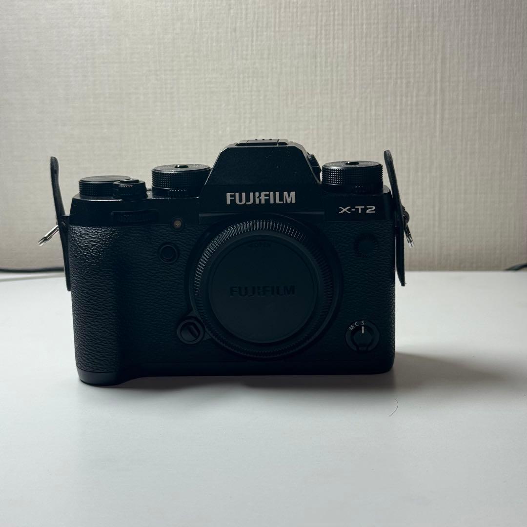 FUJIFILM X−T2、レンズ2点(単焦点23mmとズーム55-200mm) FUJIFILM X−T2、レンズ2点(単焦点23mmとズーム55-200mm)