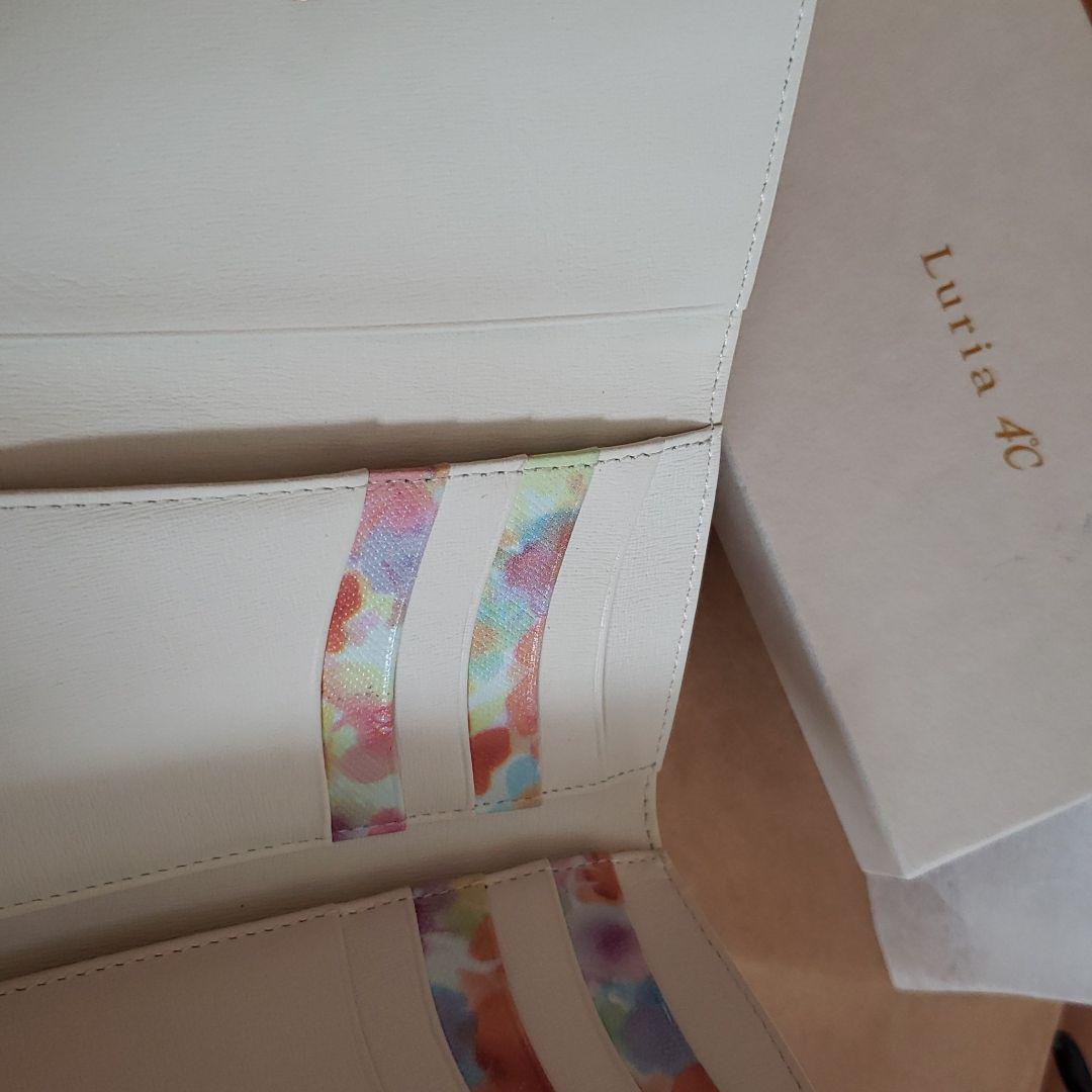 Luria 4℃ 折り財布