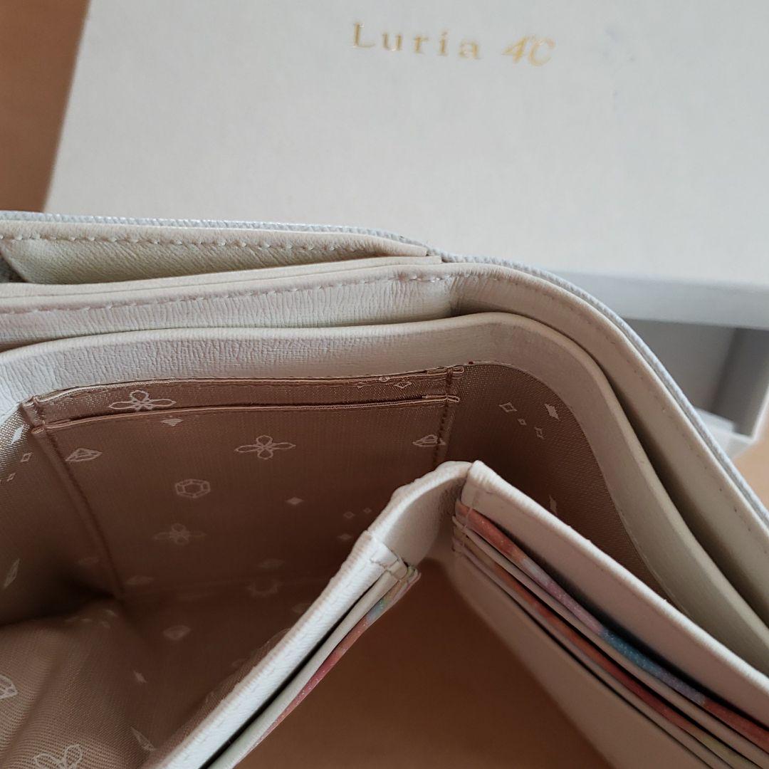 Luria 4℃ 折り財布