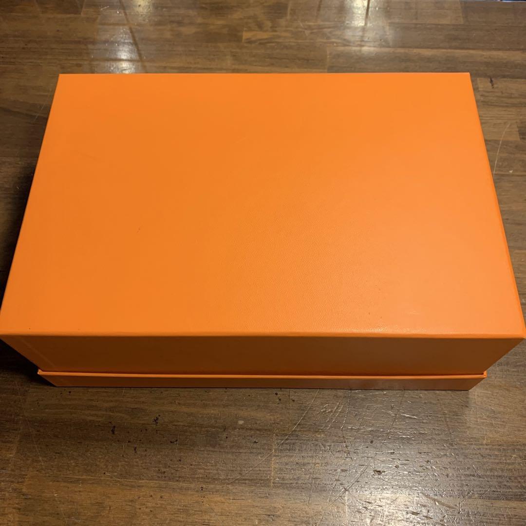 エルメス オレンジ円形ボックス　箱のみ エルメス☆HERMES 丸型 ボックスのみ - メルカリ