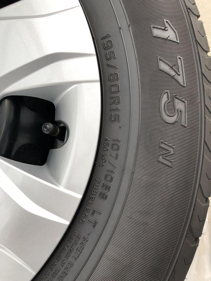 新車外し　ハイエース200系 純正タイヤホイール 4本　手渡可能　2024年製造