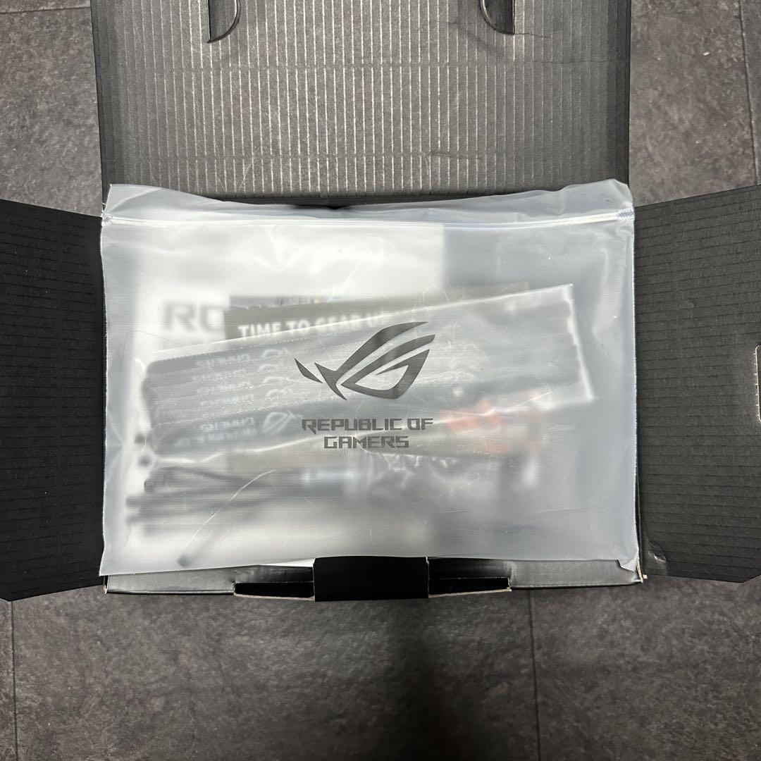 ト*リ様 rog thor 1200w