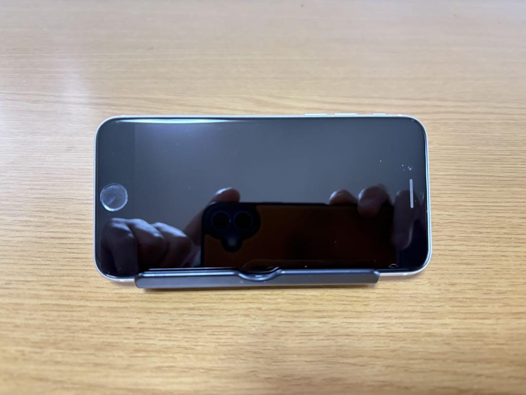 【美品】iPhone SE第3世代128GB バッテリー残85% キズ無