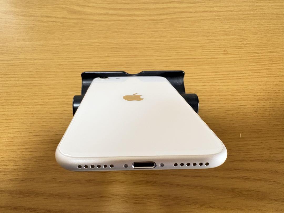 【美品】iPhone SE第3世代128GB バッテリー残85% キズ無