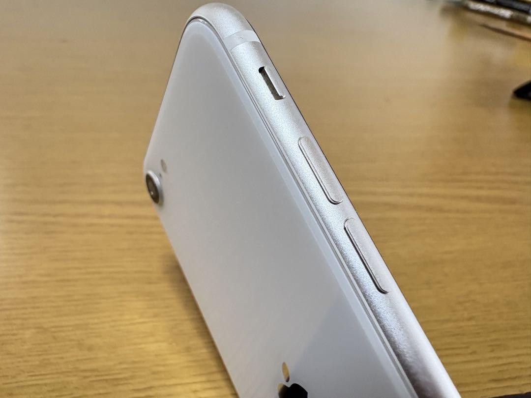 【美品】iPhone SE第3世代128GB バッテリー残85% キズ無