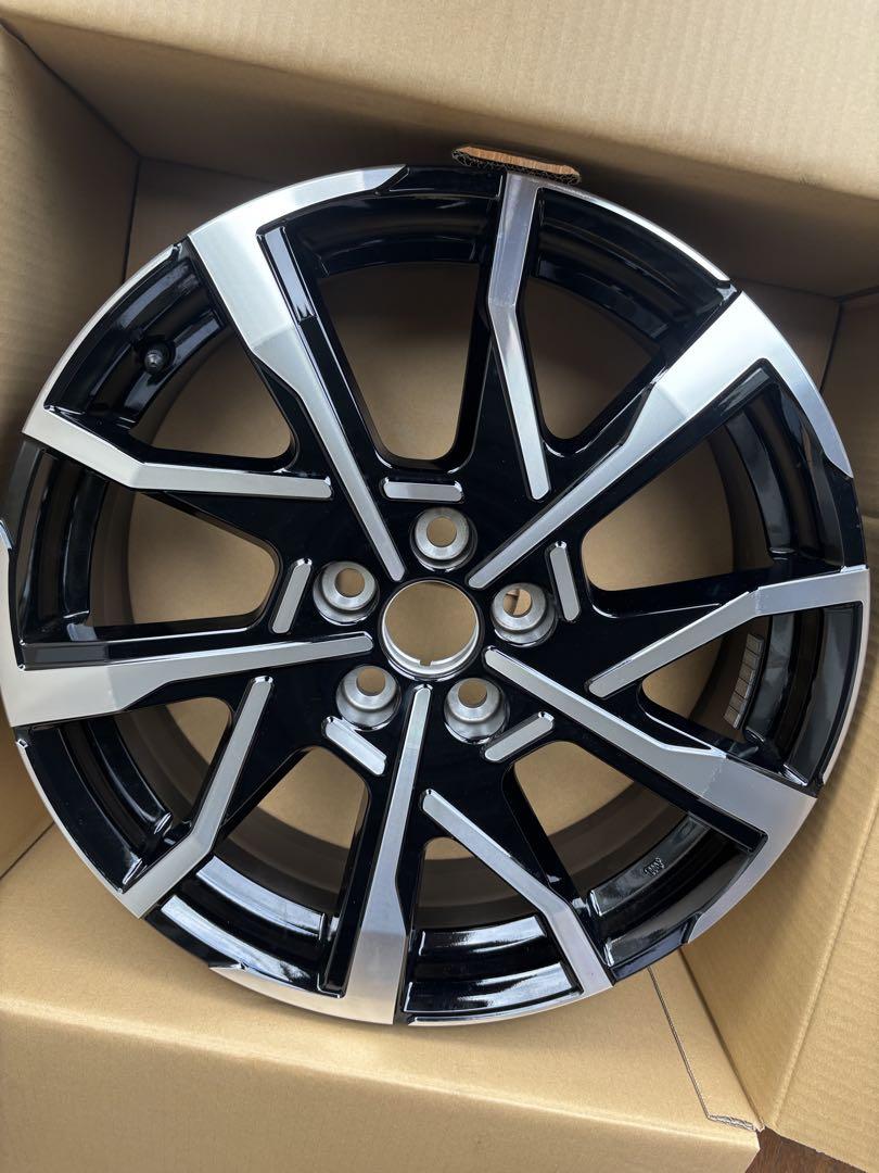 新型プリウス　純正ホイール　19インチ　新品外し