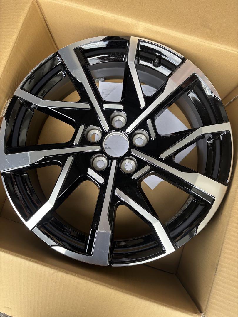 新型プリウス　純正ホイール　19インチ　新品外し