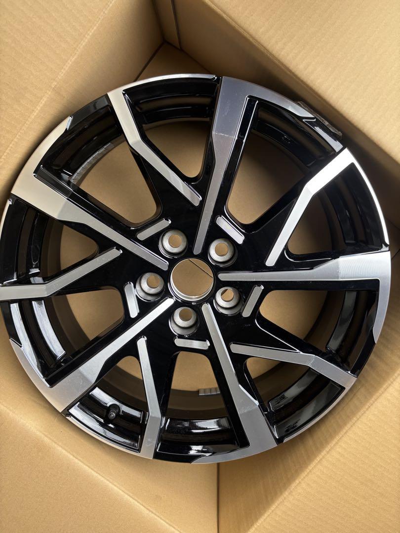 新型プリウス　純正ホイール　19インチ　新品外し