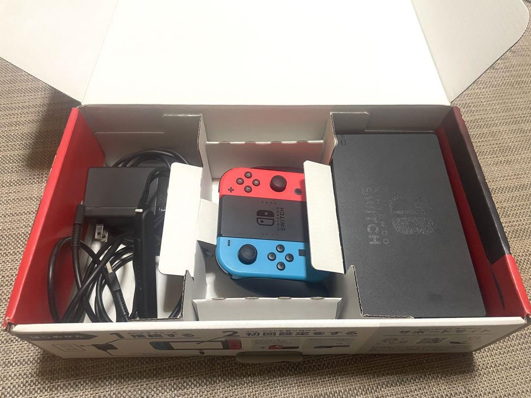 Nintendo Switch 本体 紫と黄色のJoy-Con Nintendo Switch 本体 紫・黄色のJoy-Con Nintendo Switch