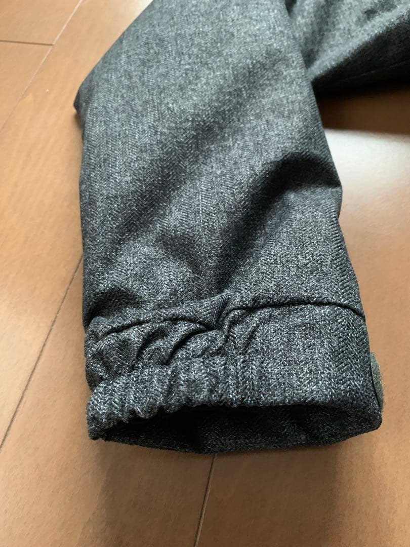 The North Face フード付きダウンジャケット グレー The North Face フード付きダウンジャケット グレー