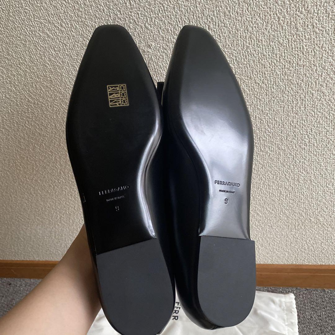 Ferragamo ブラック フラットシューズ 9