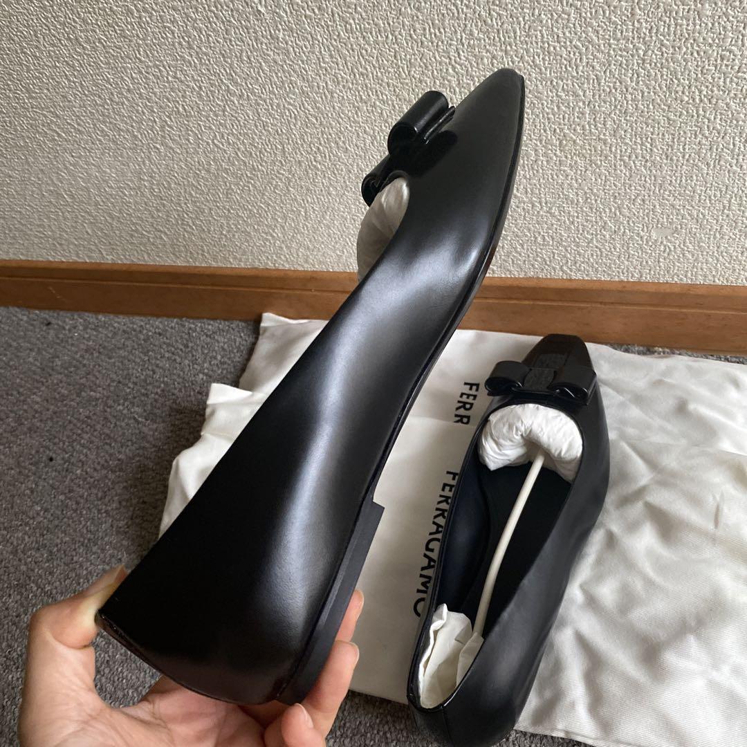 Ferragamo ブラック フラットシューズ 9