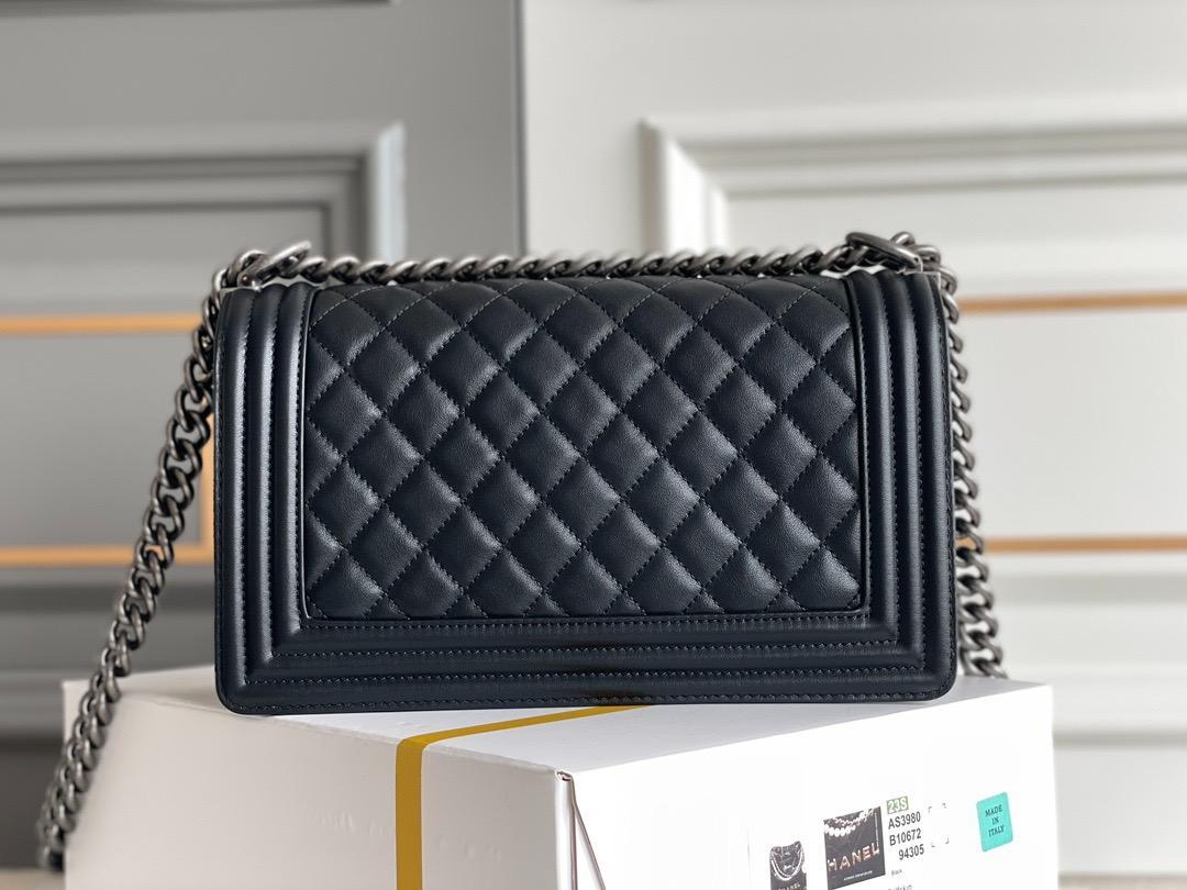 年末のプロモーション特価！ 美品 ショルダーバッグ キルティング ブラック バッグ