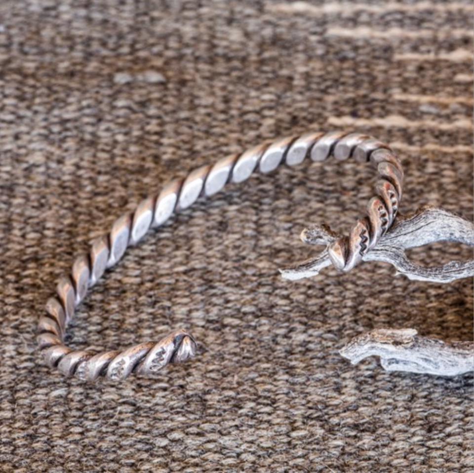 1930s Navajo Ingot Stamped Rope Bracelet | horizontedemontania.com.ar