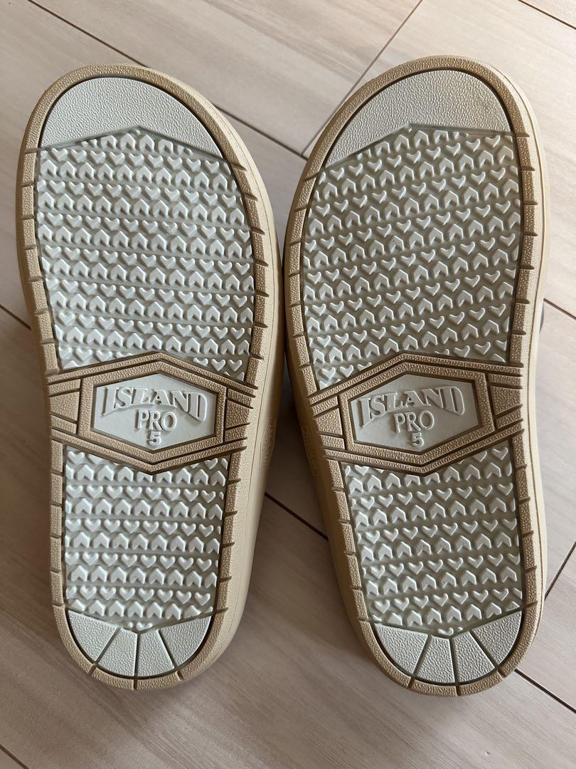 SLIPPER