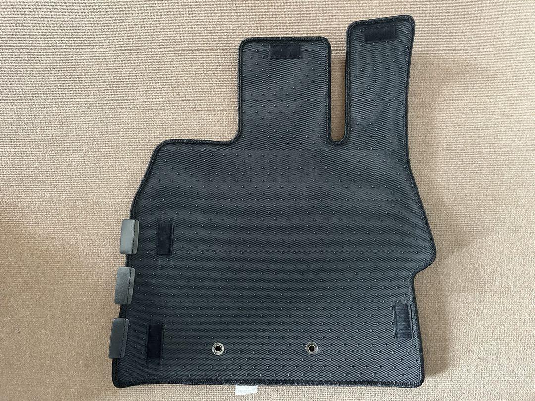 デリカD5 フロアマット / 運転席・助手席のみ【新品未使用】
