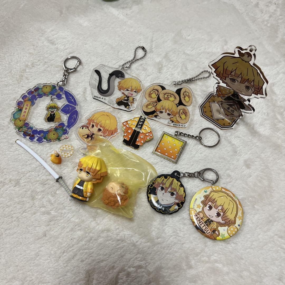 鬼滅の刃 善逸 グッズ 121点 セット 缶バッジ アクスタ アクキー ほか多数 鬼滅の刃 善逸 グッズ 121点 セット 缶バッジ アクスタ アクキー