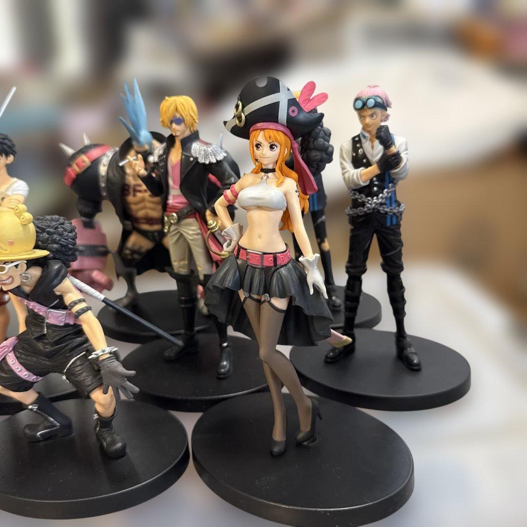 ワンピース フィギュア 13体セットマグネット - メルカリ
